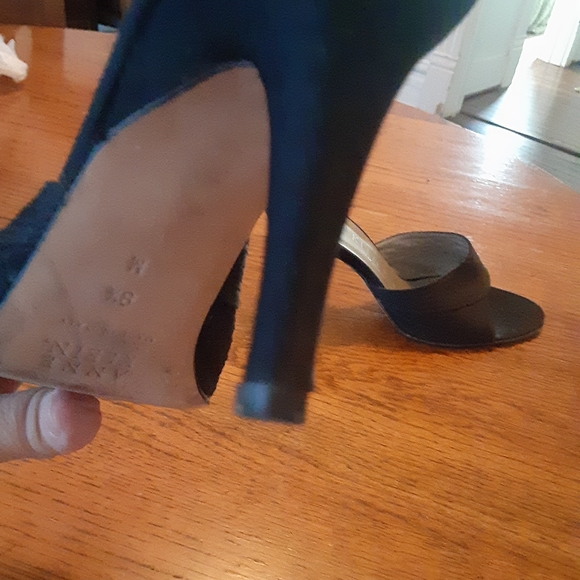 Shoes - Picture 5 of 5